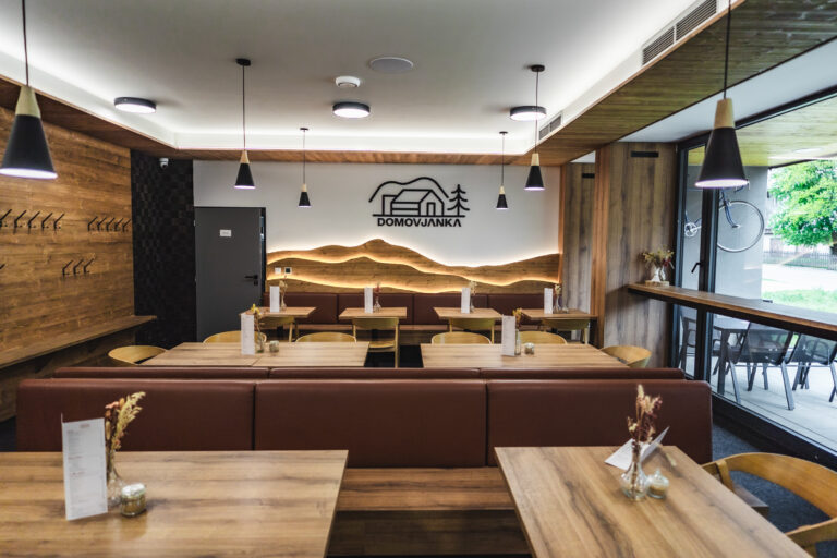 Domovjanka-Restaurace-01